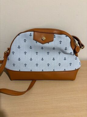 crown & ivy Tan and White Anchor-Print Crossbody Purse